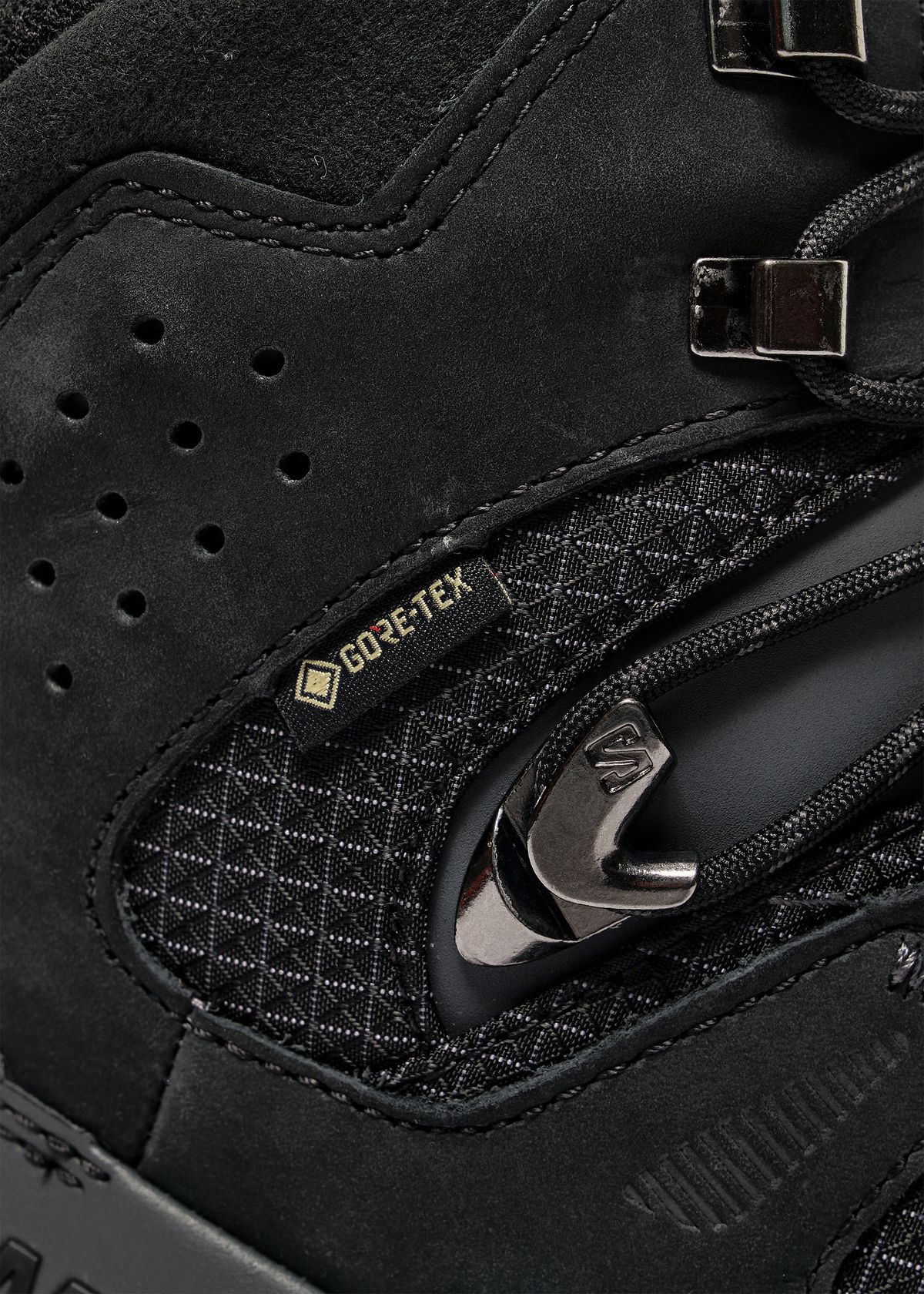 GORE-TEX waterproof protection