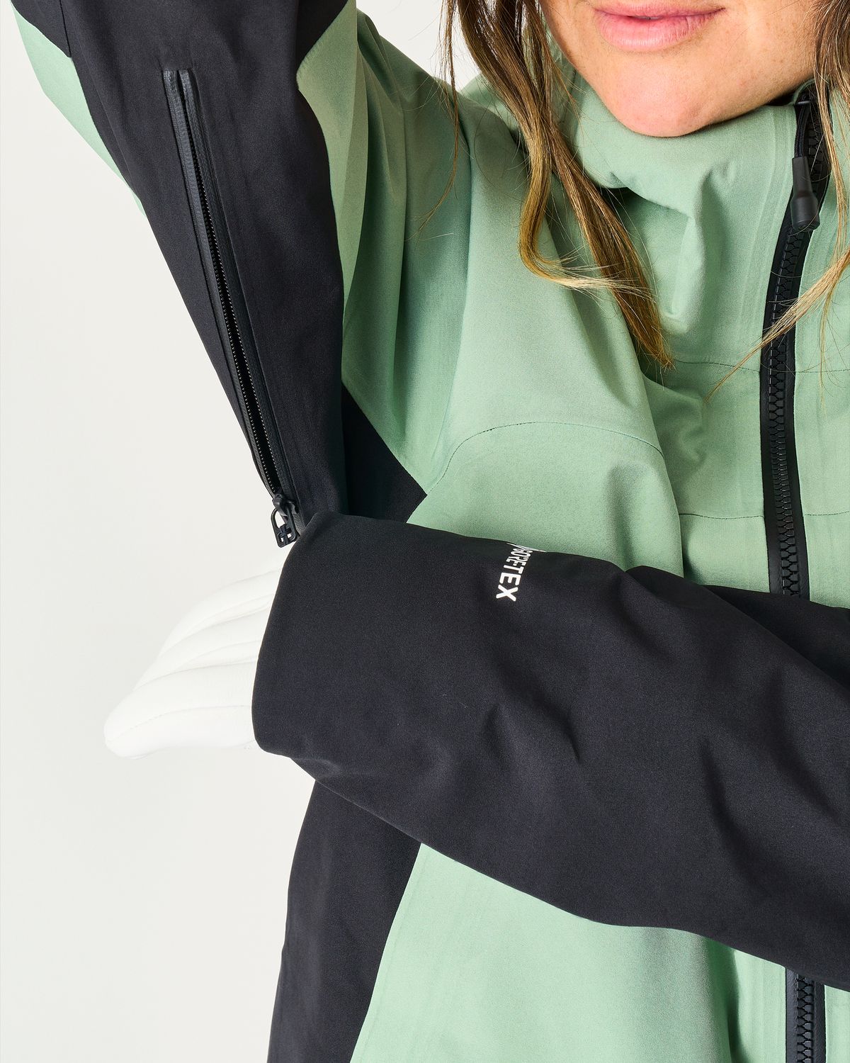 YKK Flatknit underarm venting zips