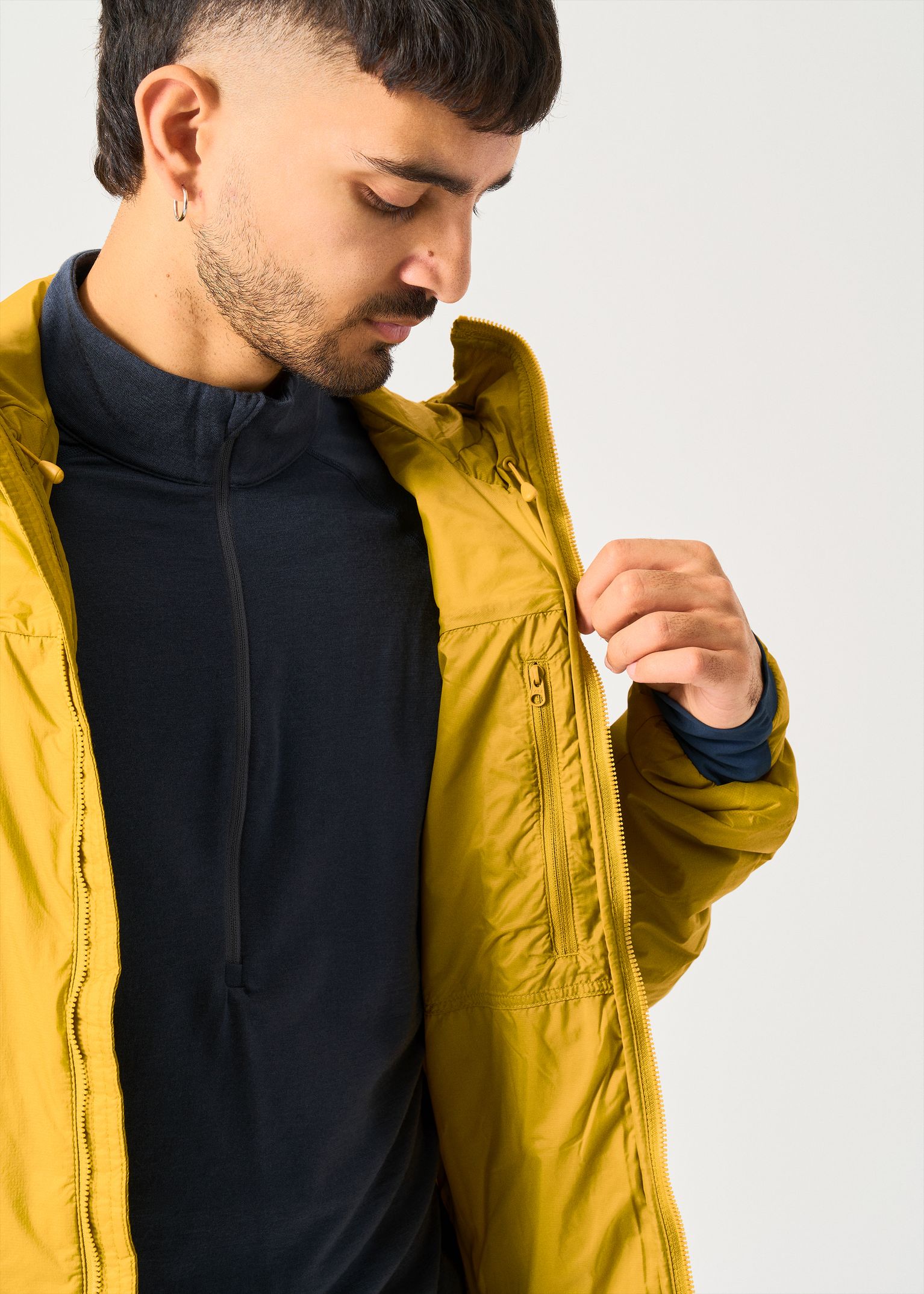 Internal zipped pocket