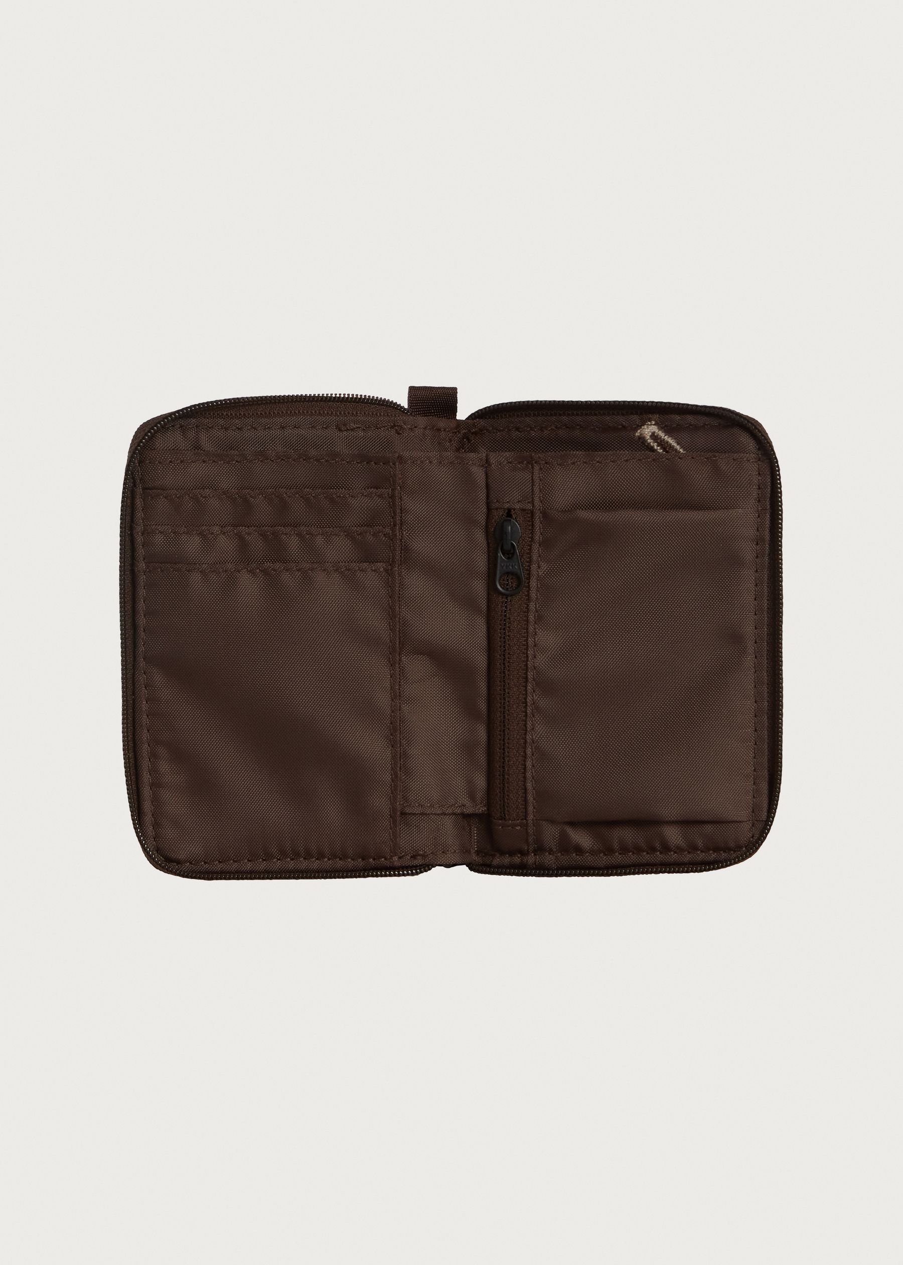 Image - 2 - Base Camp Voyager Wallet