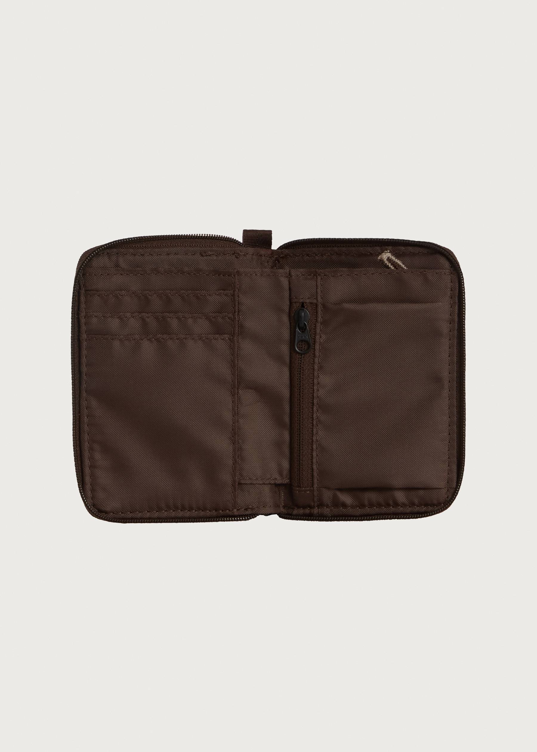 Image - 2 - Base Camp Voyager Wallet