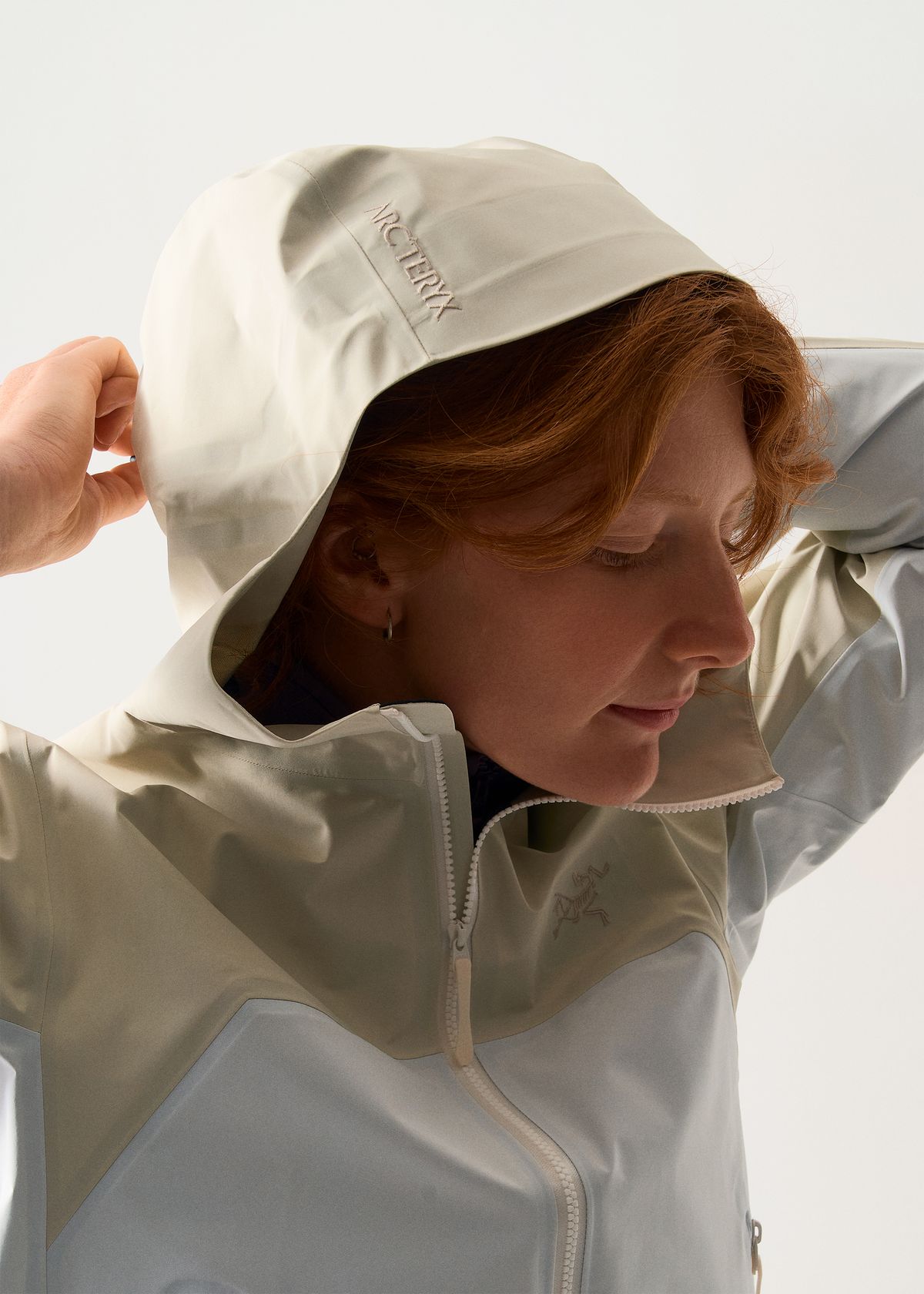 Adjustable low-profile StormHood 