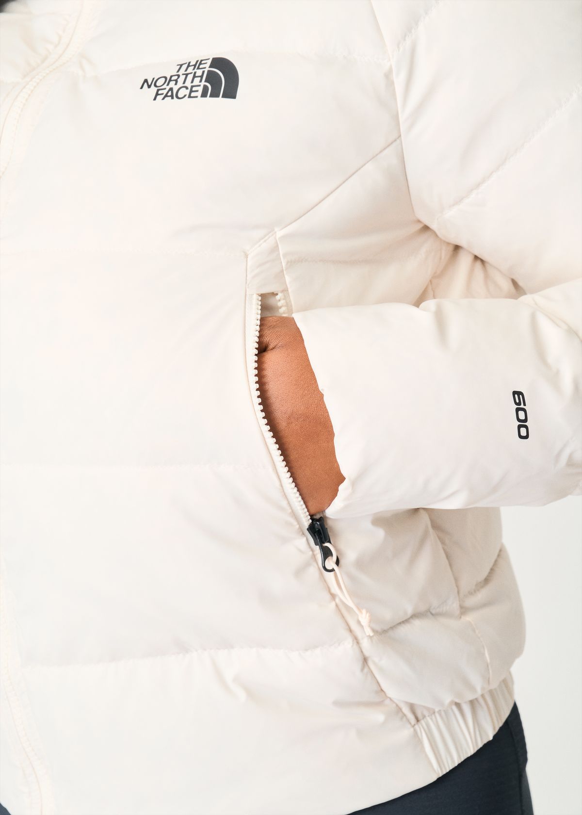 Zipped hand pockets