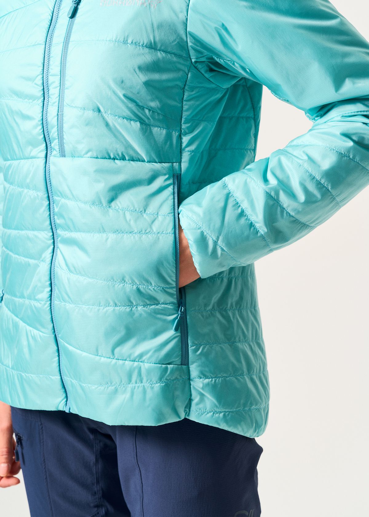 Zipped hand pockets