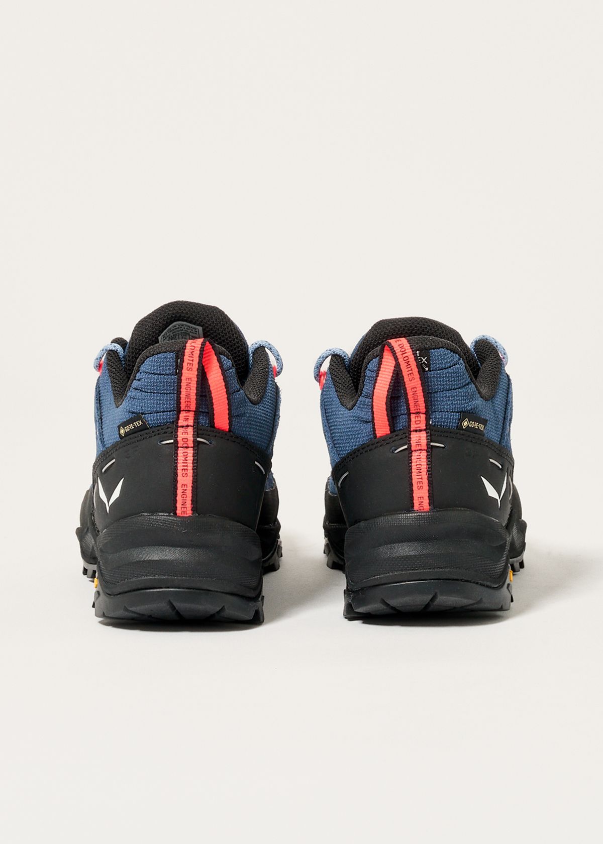 Heel pull tab	