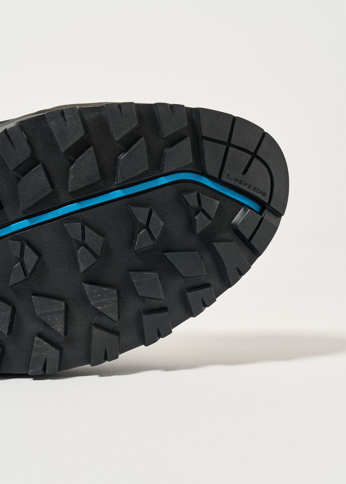 Climbing zone at toe