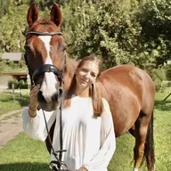 Julia  Hribernigg, BA