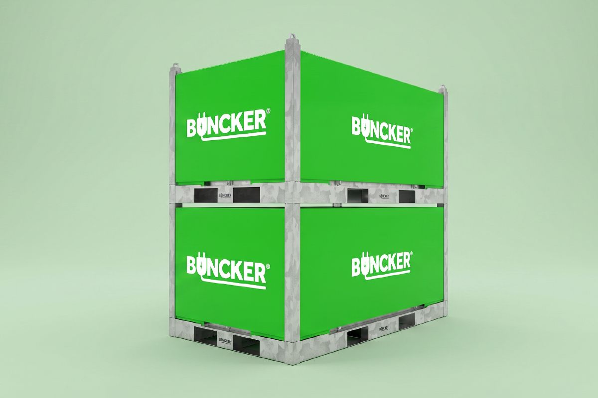 Buncker-stackable Two stacked green containers with the "Böncker" logo on a light green background.