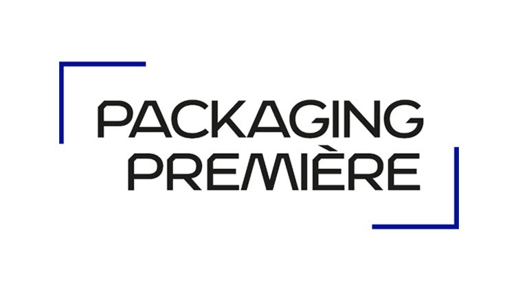 Text "Packaging Première" is framed by partial blue brackets on a white background.