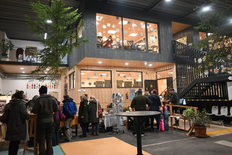 <img src="" alt=„Weihnachtsbazar Lebensbogen 2025“>