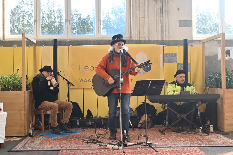 <img src="" alt=„Weihnachtsbazar Lebensbogen 2025“>