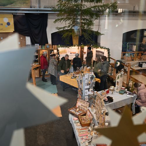 <img src="" alt="Weihnachtsbazar 2026 im Lebensbogen mit weihnachtlichem Hüttenzauber, Kunsthandwerk und stimmungsvoller Atmosphäre">