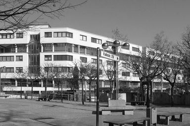 1972: Das Sanierungsgebiet Rollberg wird abgeschlossen.