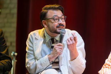 Gemeinsam einsam sind wir auf dem Weg in die chronische kollektive Depression