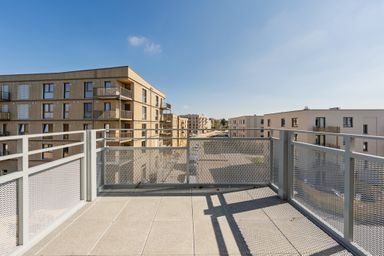 Buckower Felder Holzhaus Balkon
