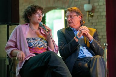 Gemeinsam einsam sind wir auf dem Weg in die chronische kollektive Depression