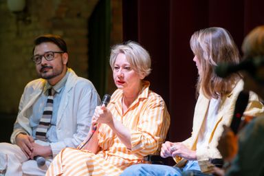 Gemeinsam einsam sind wir auf dem Weg in die chronische kollektive Depression