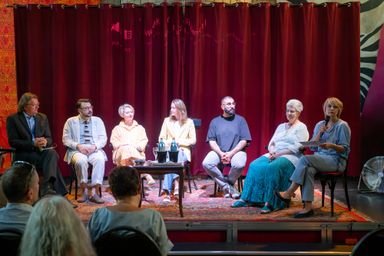 Gemeinsam einsam sind wir auf dem Weg in die chronische kollektive Depression