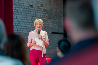 Investieren oder sparen Prioritäten setzen in Krisenzeiten