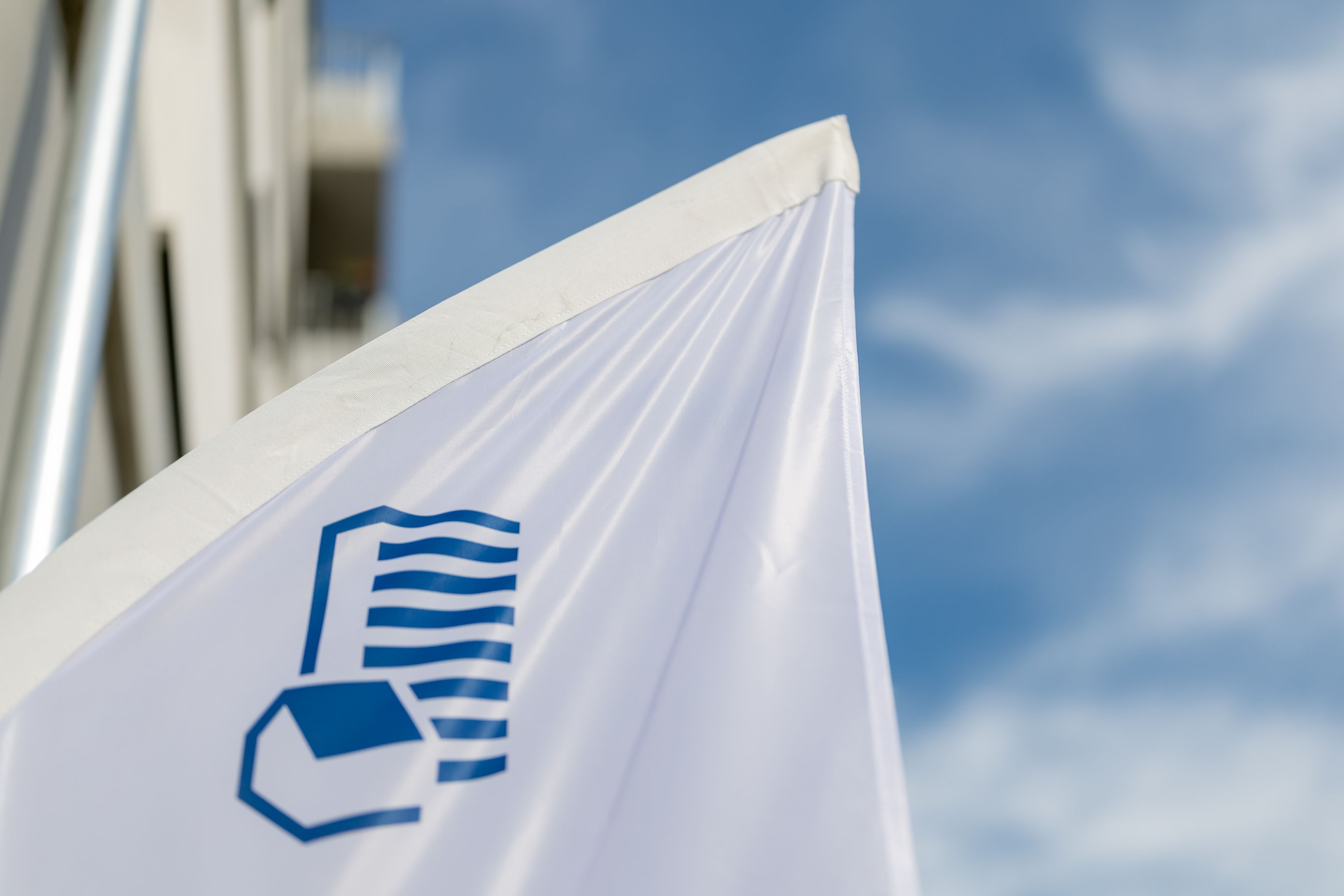 Fahne mit SuL Logo
