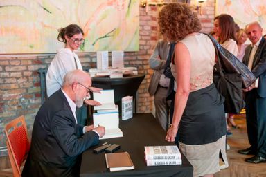 Investieren oder sparen Prioritäten setzen in Krisenzeiten