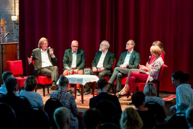 Investieren oder sparen Prioritäten setzen in Krisenzeiten