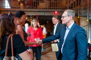 Investieren oder sparen Prioritäten setzen in Krisenzeiten