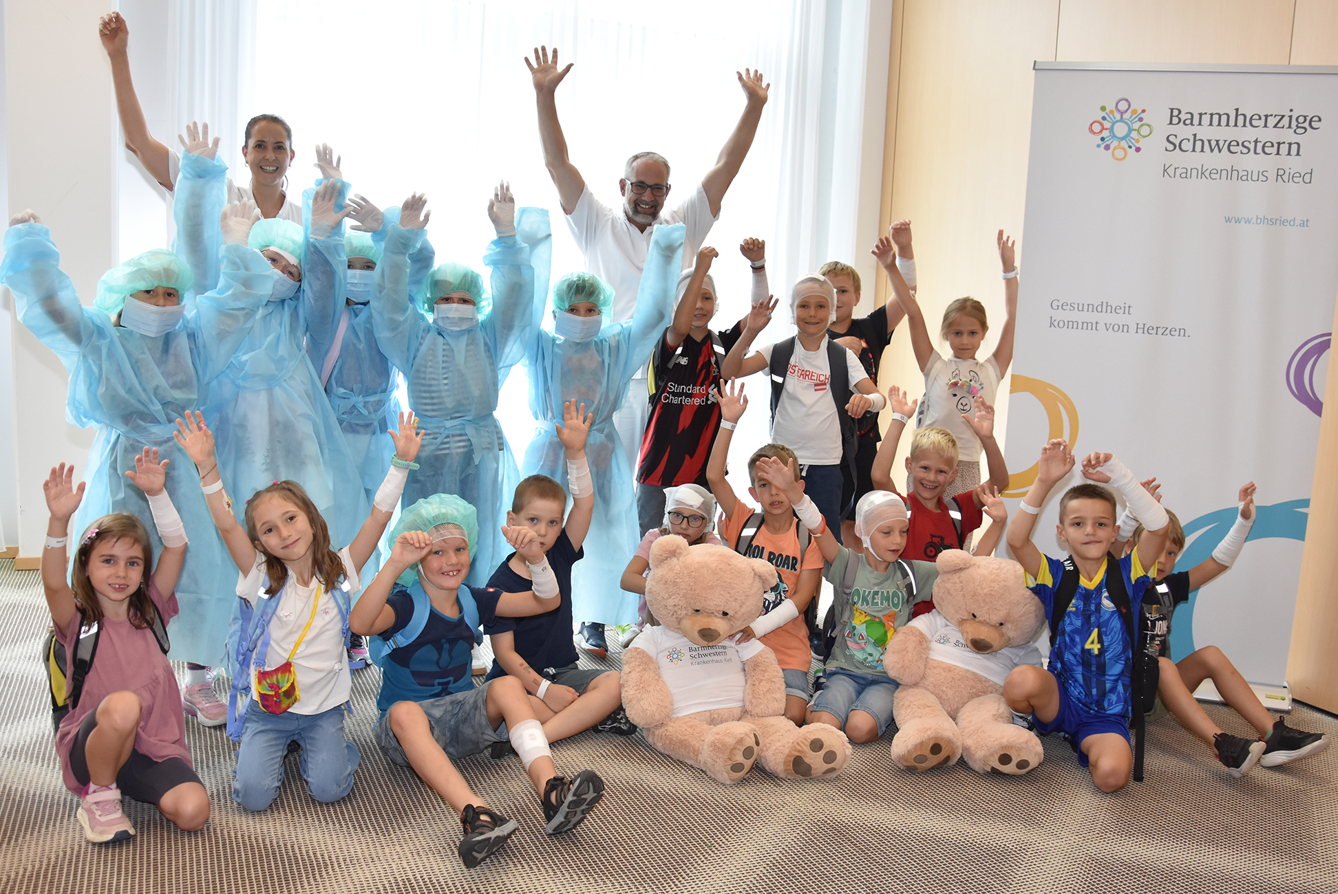 Rund 320 Volksschulkinder erlebten bei der Aktion „Abenteuer Krankenhaus“ Gesundheitsbildung auf spannende und spielerische Weise.