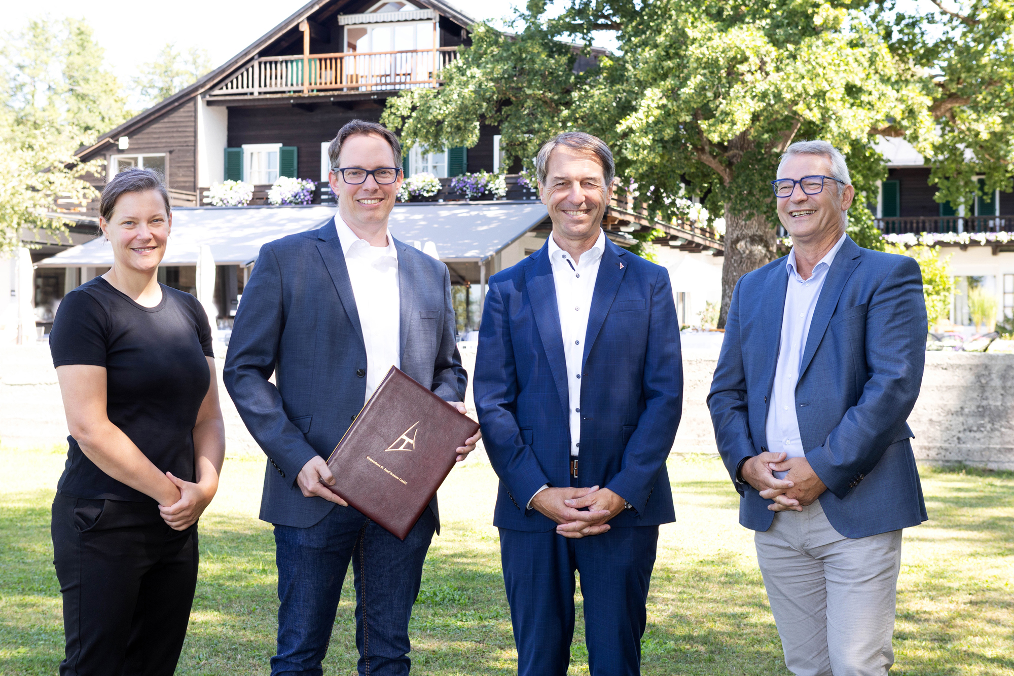 Gruppenbild mit dem neuen Primar aus Braunau