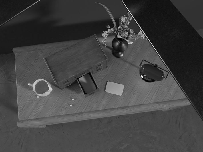 Image en noir et blanc d'un bureau avec un vase de fleurs, une boîte en bois, une loupe, un petit plateau et quelques pilules éparpillées.