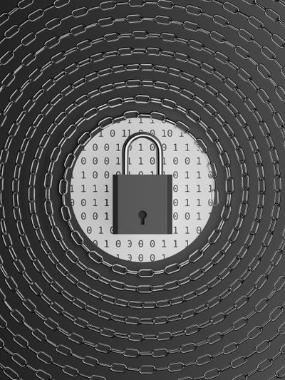 Un cadenas centré dans un code binaire, entouré de maillons de chaîne, symbolisant la cybersécurité et la protection des données.