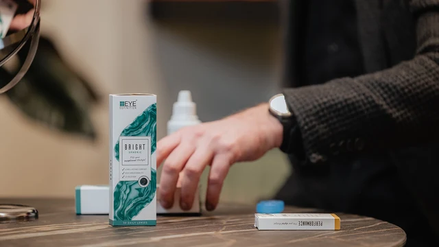 Frau und Mann bei der Beratung