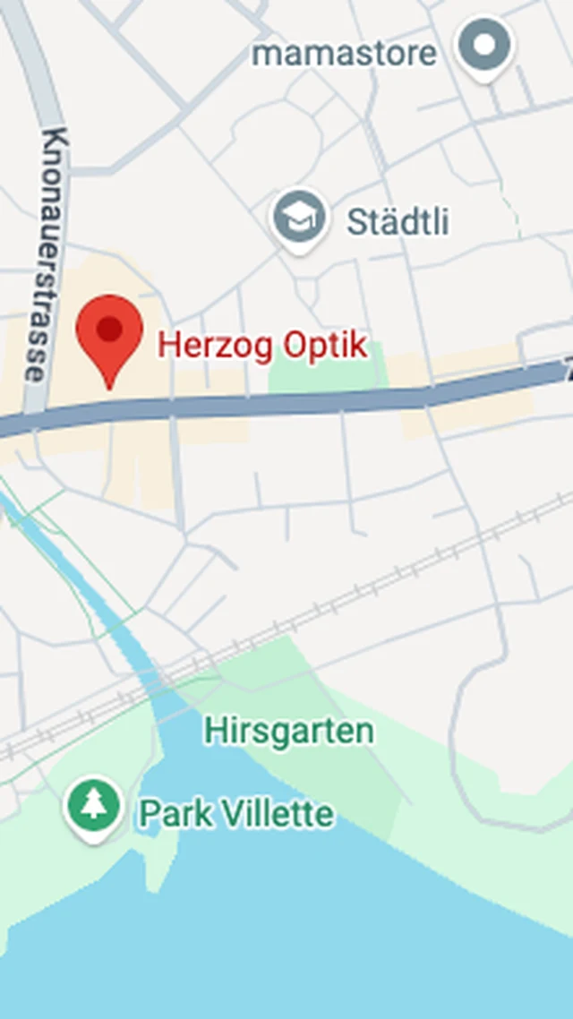 Frau am Telefon