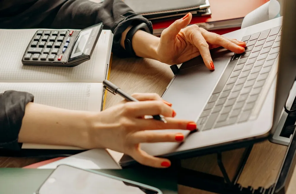 From Employee to Founder: AI Startup Revolution Guide 2025