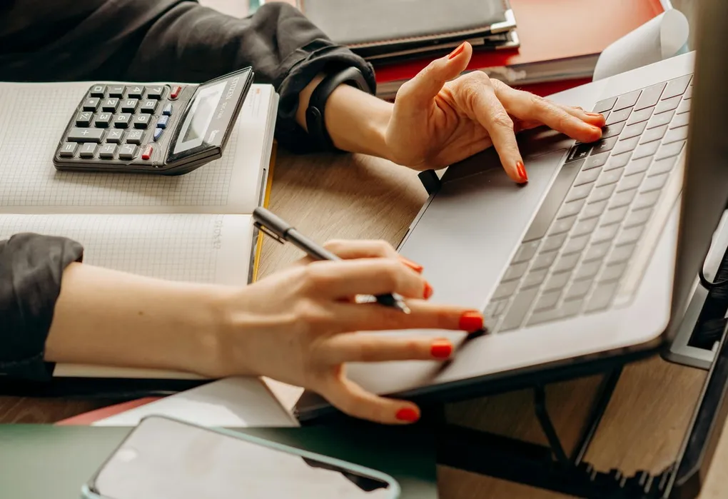 From Employee to Founder: AI Startup Revolution Guide 2025