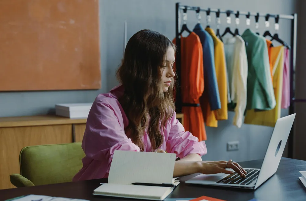 Side Hustle to Full Startup: How Entrepreneurs Validate and Scale