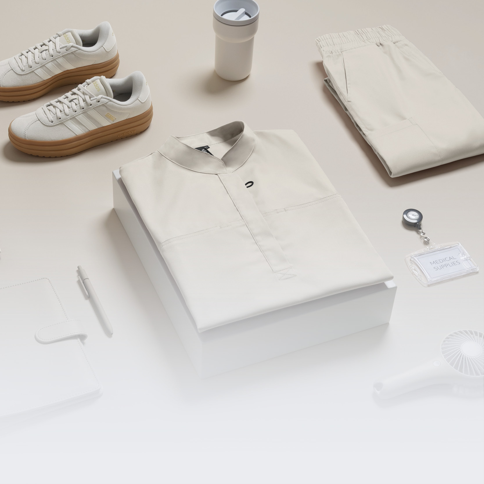 Plusieurs articles du domaine médical dans la couleur tendance crème d'amande de 7days