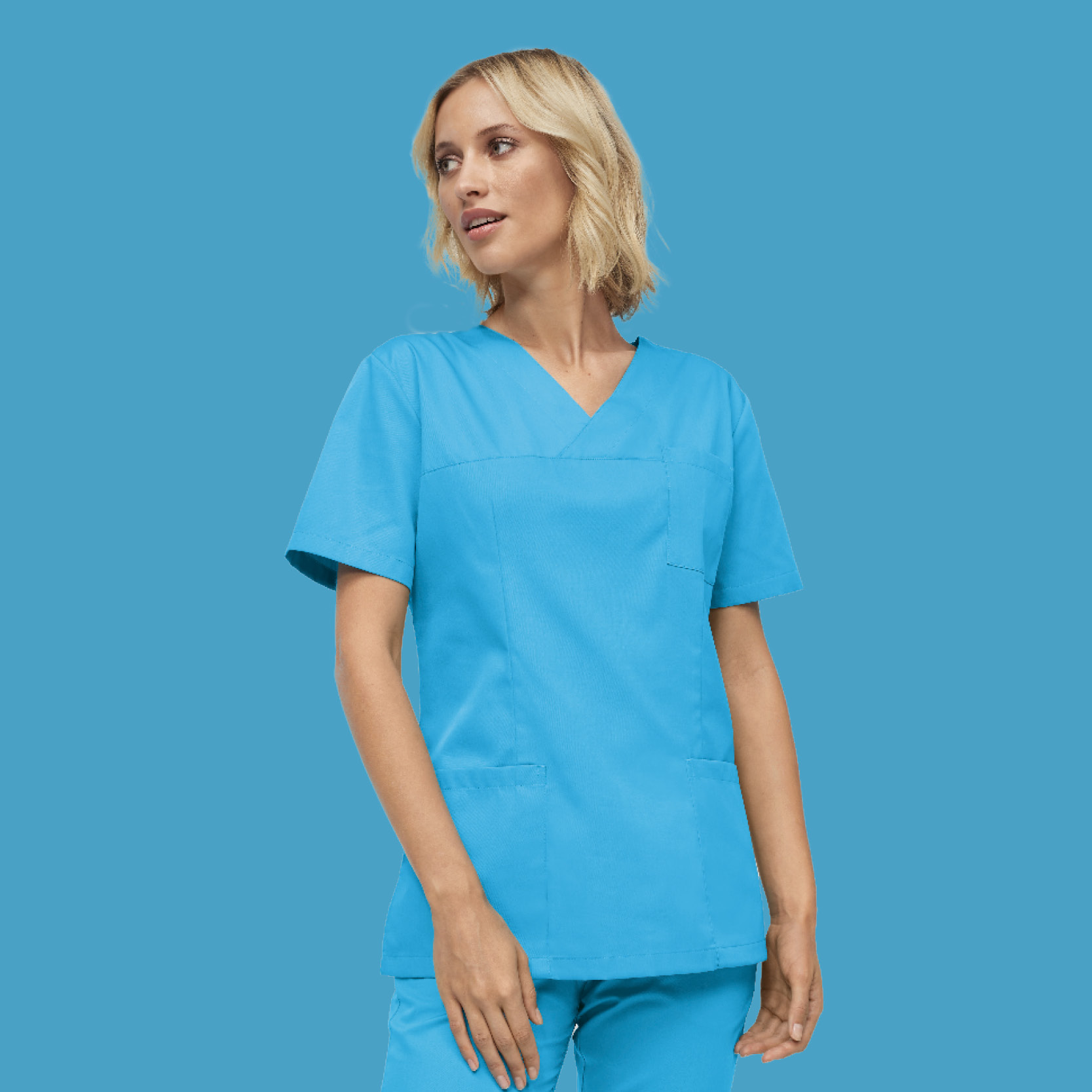 Eine Frau in einem Kasack in der Farbe Ocean von 7days