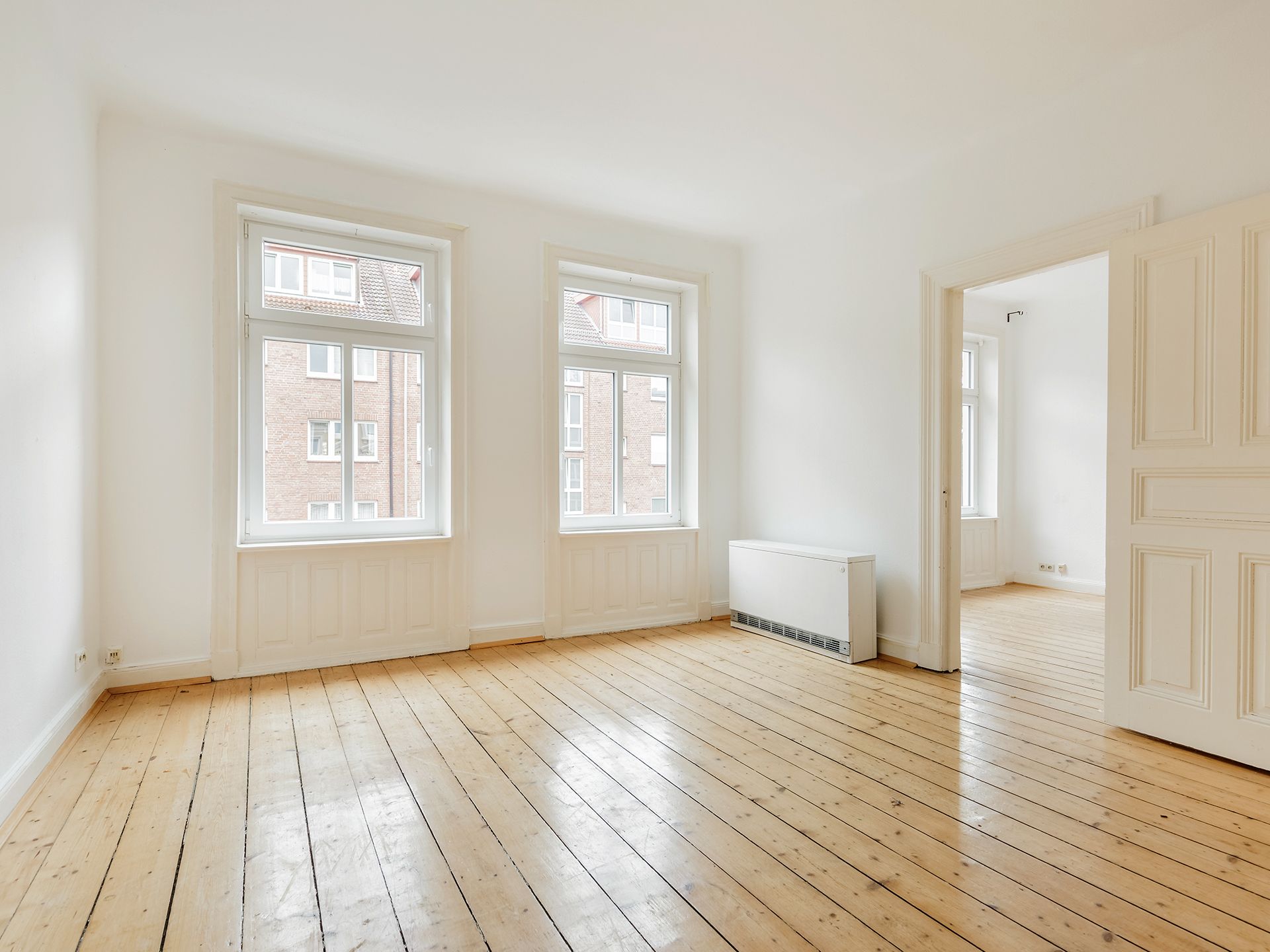 leere Altbau-Wohnung