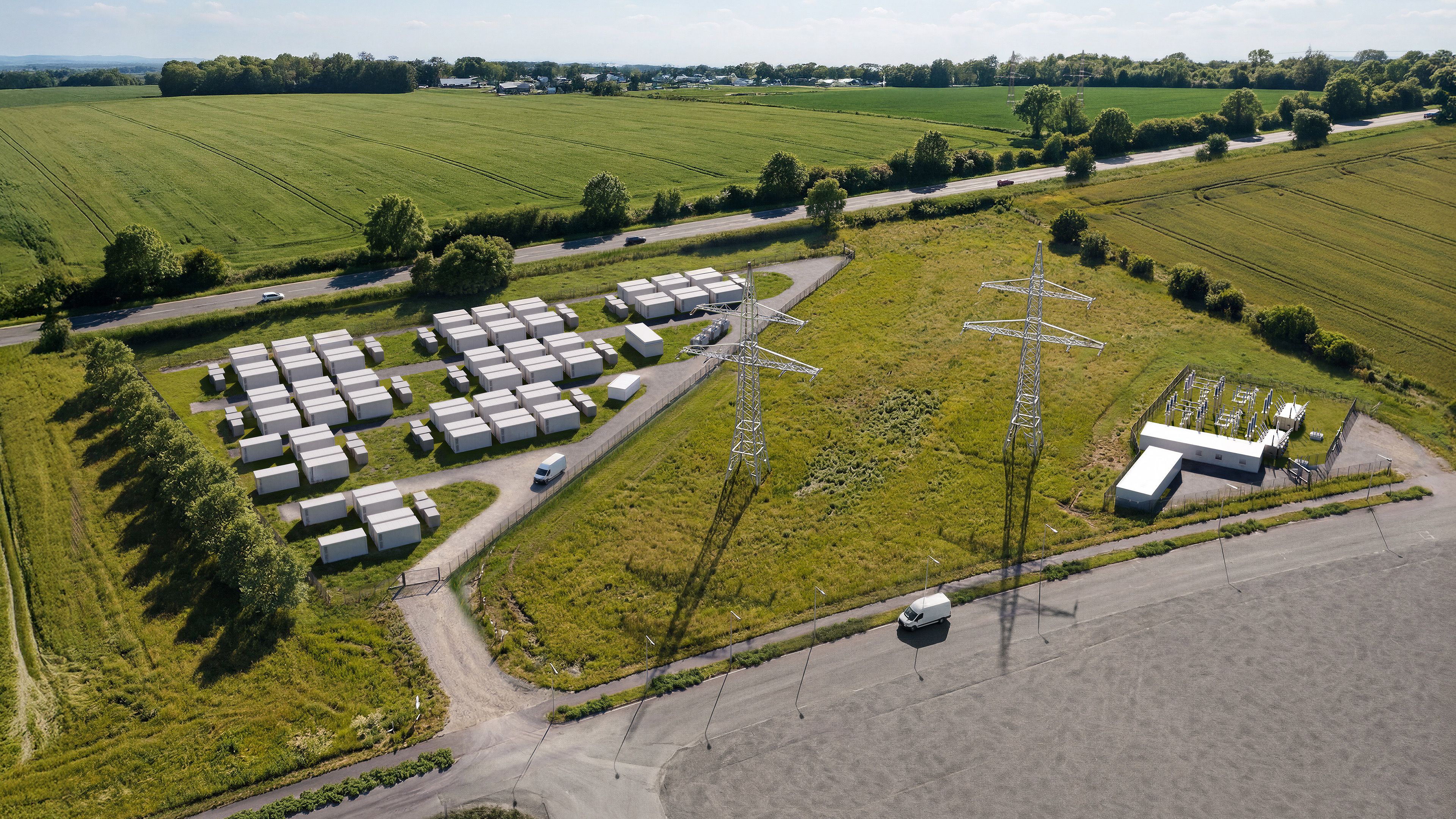 Batteriespeicher auf Feld