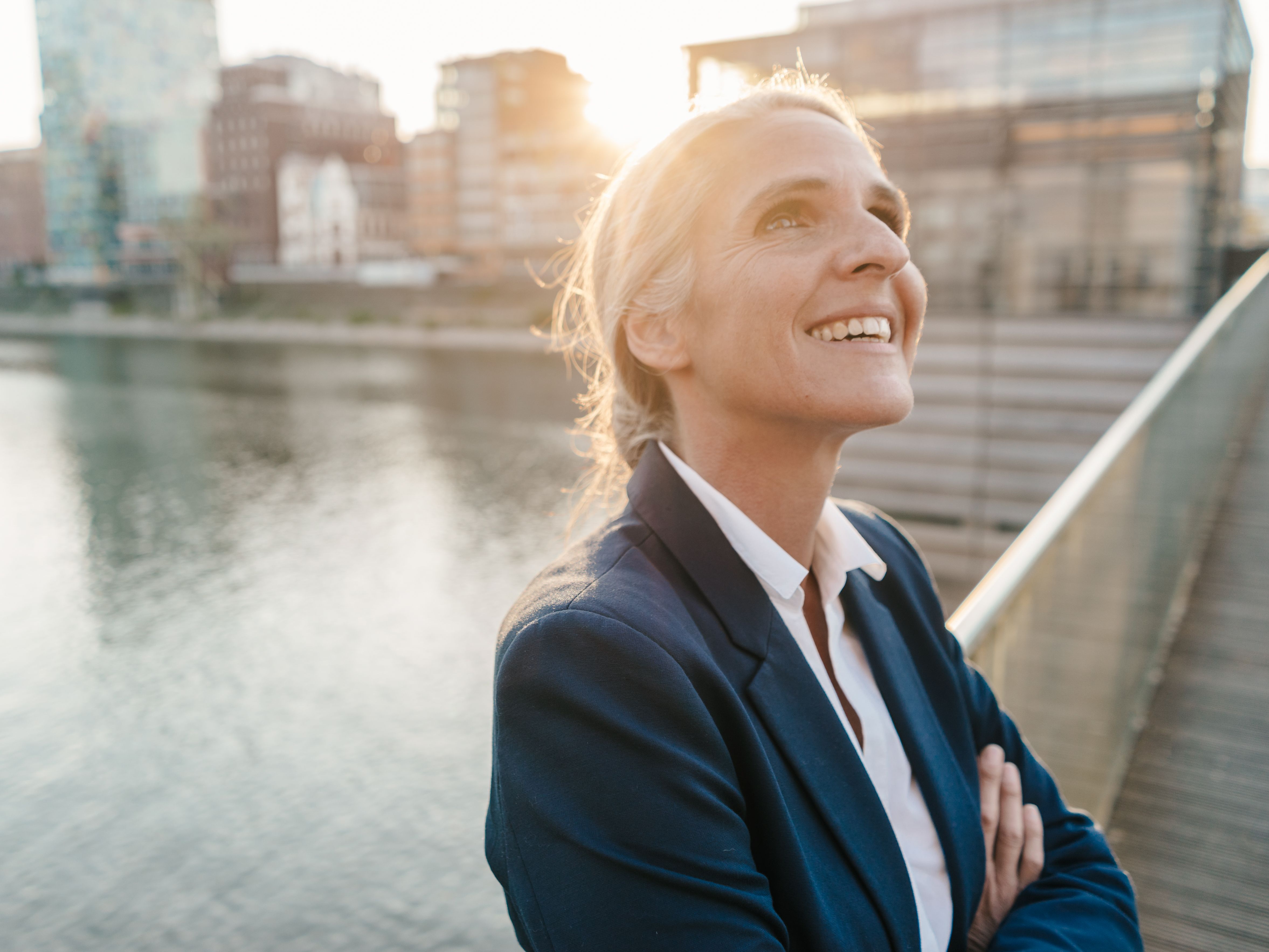 Frau mit Blazer