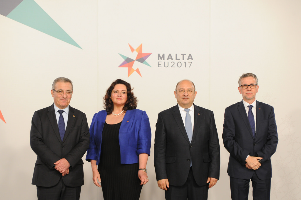 img_1539.jpg img_1539.jpg