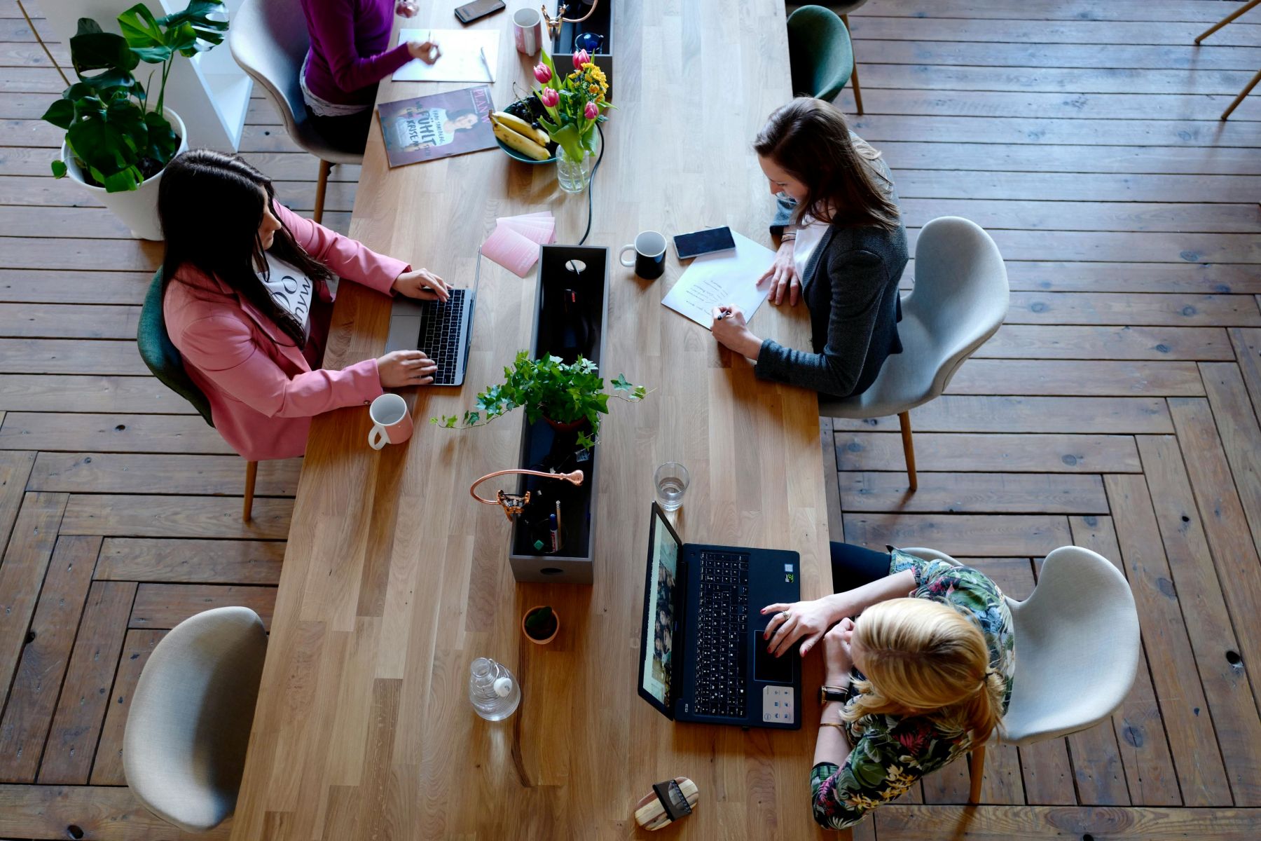 Online platform work in the European Union: Implications for working conditions and access to information