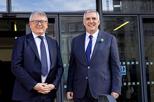 Ivailo Kalfin with Commissioner Schmit (left)