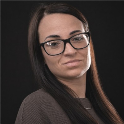 Dorota Wasowicz head and shoulders