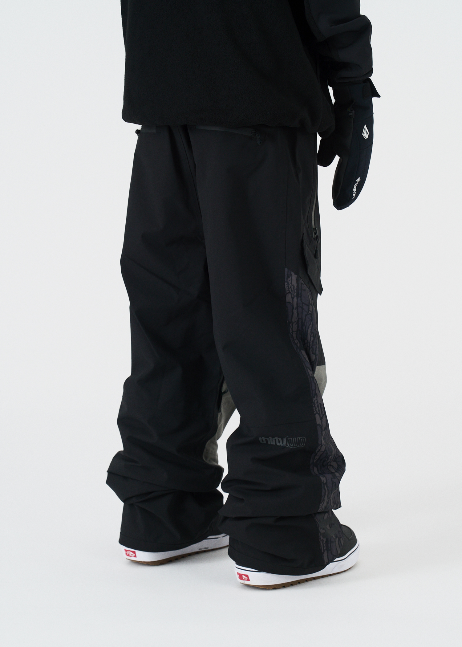 スノーボード 24-25SPECIALGUEST V2 SUPERWIDECARGOPANTS 528213901_model_thesnowboardas