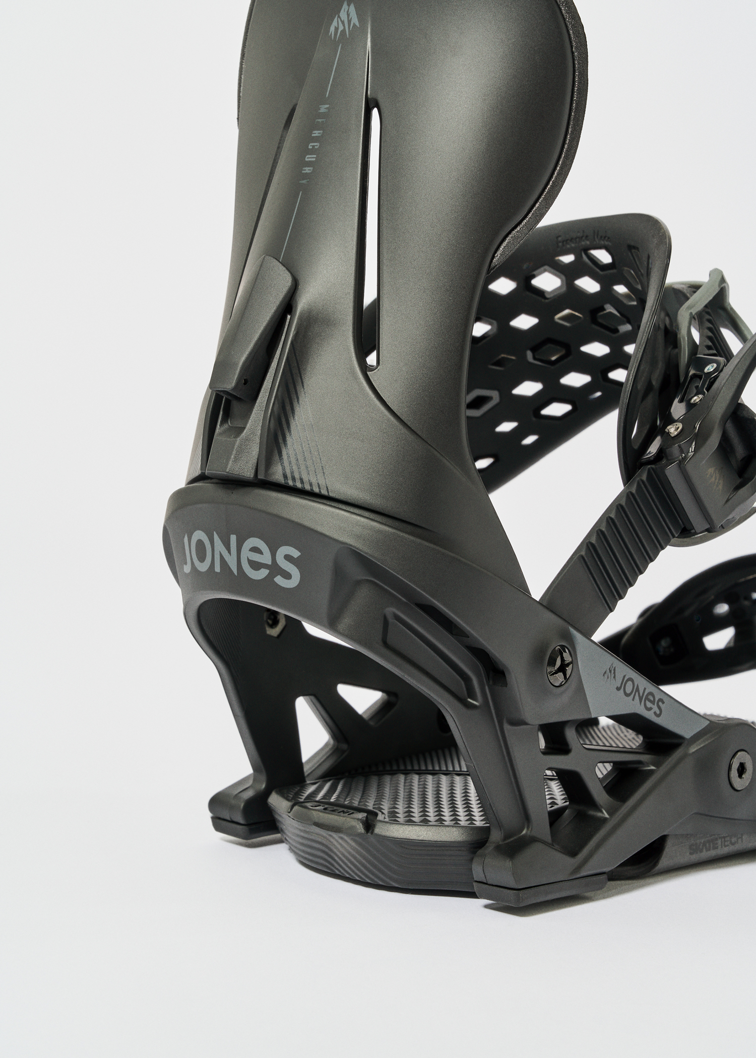 スノーボード JONES MERCURY BINDING M SKATE TECH NOW Men's Mercury Snowboard Binding – Jones Snowboards US