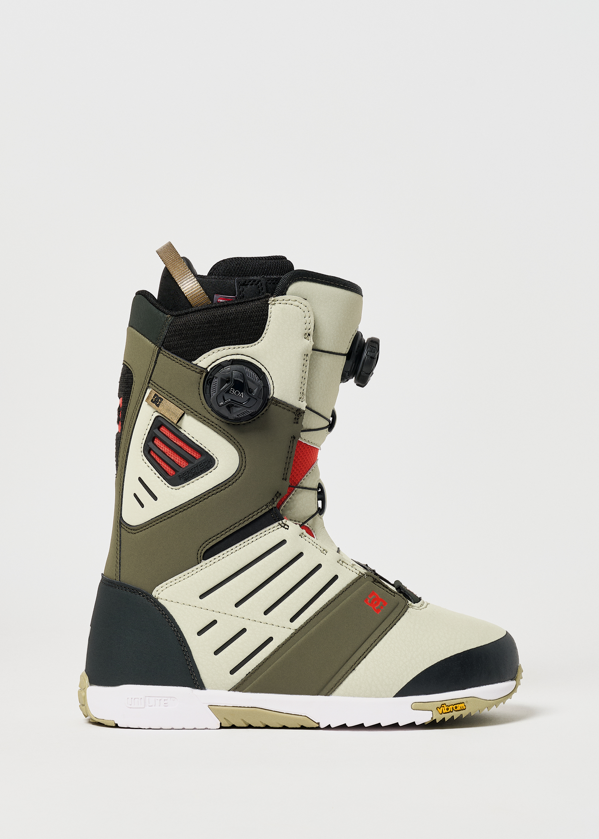 DC Judge Snowboard Boots