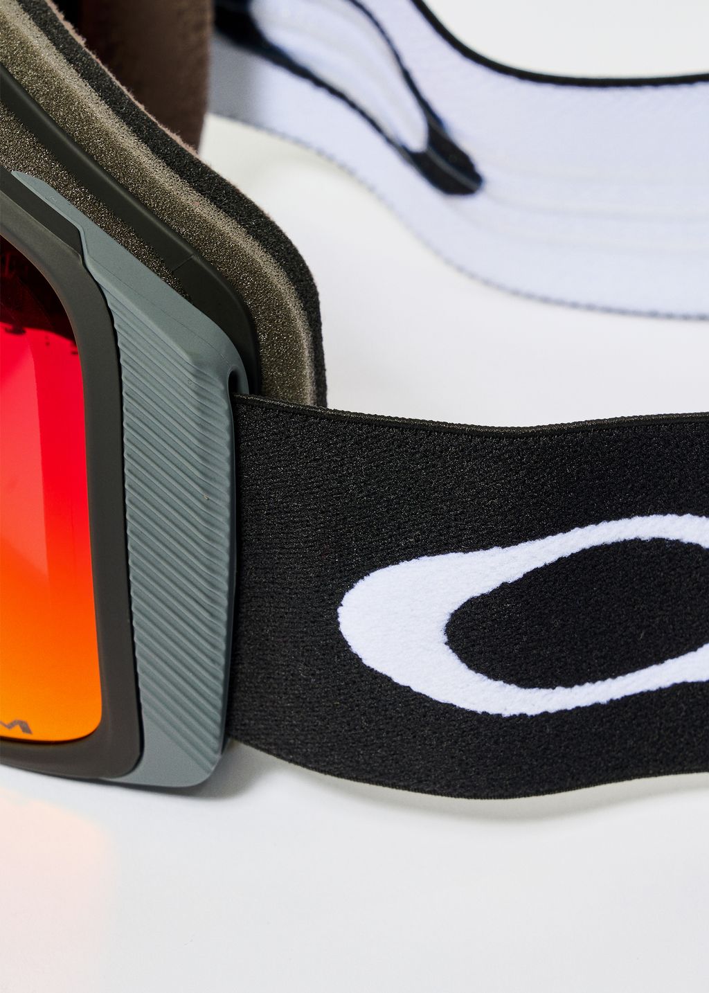 Oakley Flight Tracker L Matte Black / Prizm Torch Iridium Goggles