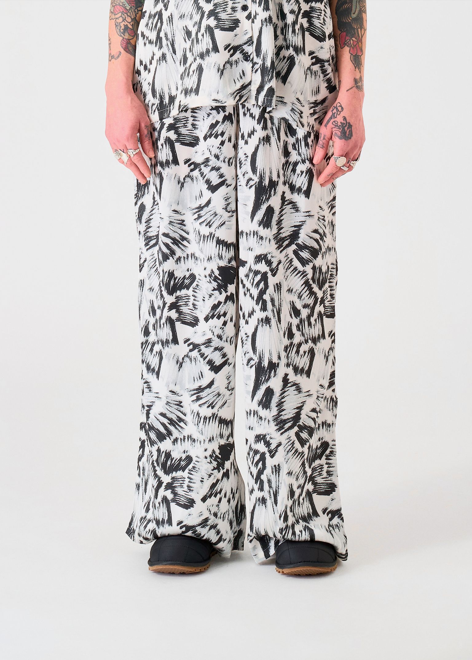 Featured Artist Alix EW Pant image